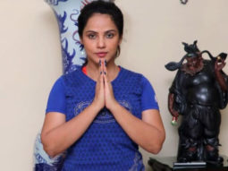 WATCH: Neetu Chandra Teaching Yoga @World Yoga Day – Part 1