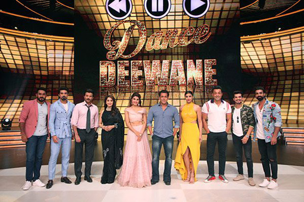 Watch: Salman Khan, Anil Kapoor, Jacqueline Fernandez, Madhuri Dixit groove to My Name is Lakhan Watch: Salman Khan, Anil Kapoor, Jacqueline Fernandez, Madhuri Dixit groove to My Name is Lakhan