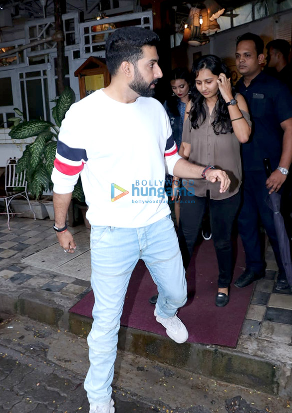 abhishek bachchan spotted at fable restaurant in juhu 1