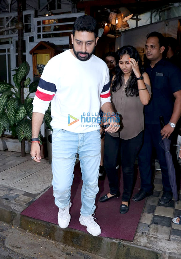abhishek bachchan spotted at fable restaurant in juhu 3