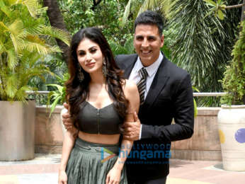 Akshay Kumar and Mouni Roy snapped promoting Gold