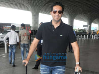 Arjun Kapoor, Parineeti Chopra, Sulaiman Merchant and others snapped at the airport
