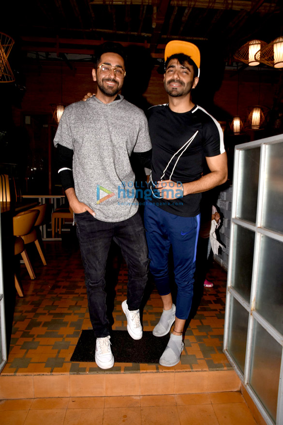 ayushmann khurrana and brother aparshakti khurrana spend time with family at silver beach cafe 4