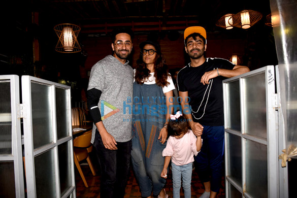 ayushmann khurrana and brother aparshakti khurrana spend time with family at silver beach cafe 5