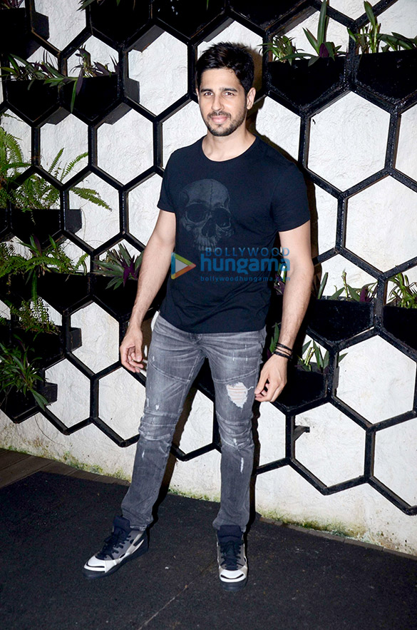 celebs grace dinesh vijans birthday bash 26