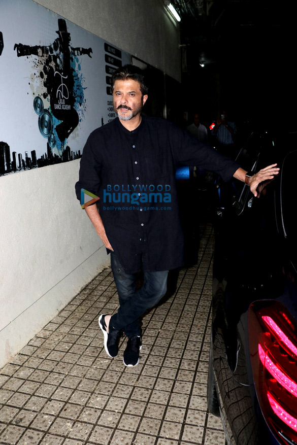 celebs grace the special screening of dhadak 8