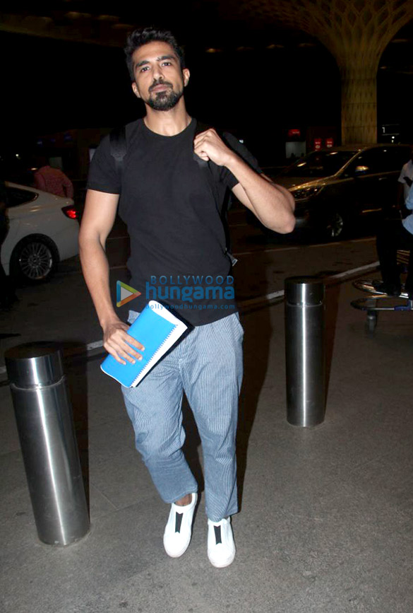 huma qureshi and saqib saleem snapped at the airport 3