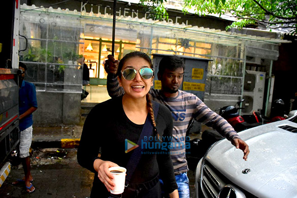 huma qureshi spotted at kitchen garden in bandra 3