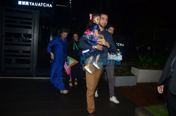 imran khan snapped with family at yauatcha in bkc 1