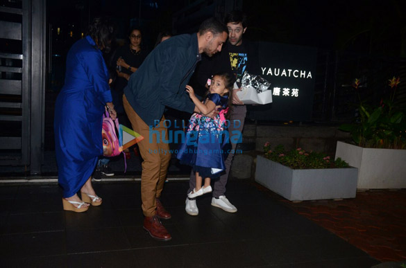 imran khan snapped with family at yauatcha in bkc 5