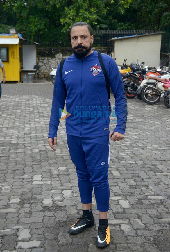 ishaan khatter mahendra singh dhoni and others snapped during a soccer match 4