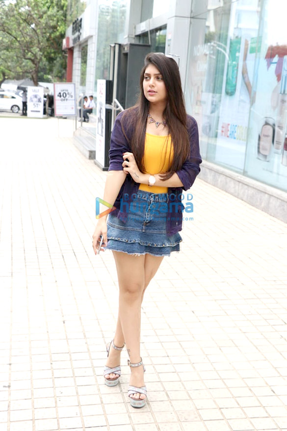 ishita chauhan snapped in juhu 1