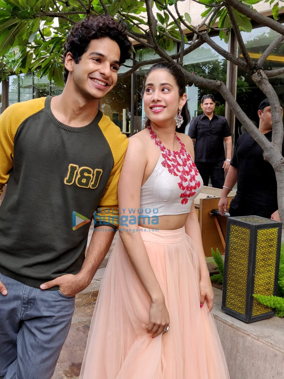 janhvi kapoor and ishaan khatter are all smiles while promoting their film dhadak 4