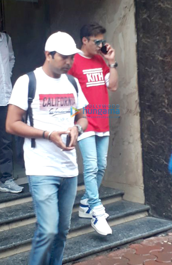 jimmy sheirgill and mahi gill snapped at 98 3 fm radio mirchi office in lower parel 3