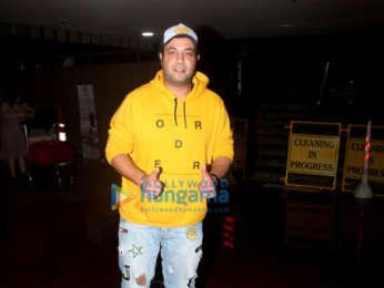 Kareena Kapoor Khan, Varun Dhawan, Huma Qureshi and others snapped at the airport