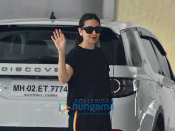 Kareena Kapoor Khan and Karisma Kapoor spotted at Babita’s house
