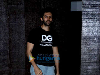 Kartik Aaryan spotted in Juhu