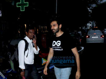 Kartik Aaryan spotted in Juhu