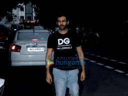 Kartik Aaryan spotted in Juhu