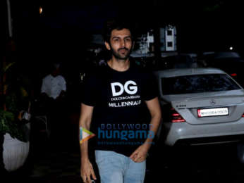 Kartik Aaryan spotted in Juhu