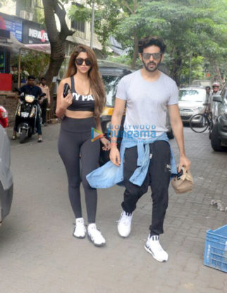 Kartik Aaryan spotted with girlfriend Dimple Sharma at Bandra