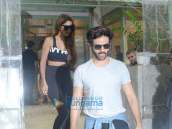 Kartik Aaryan spotted with girlfriend Dimple Sharma at Bandra