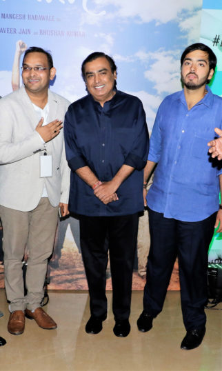 Mahaveer Jain hosts a special screening of ‘Chalo Jeete Hain’