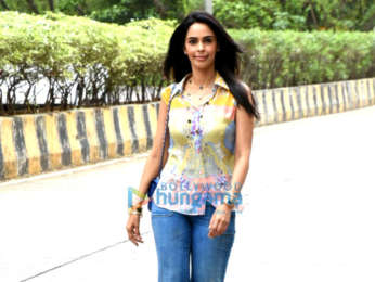 Mallika Sherawat spotted outside her house in Andheri