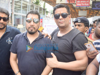 Mika Singh and Ranjha Vikram Singh snapped at Siddhivinayak temple