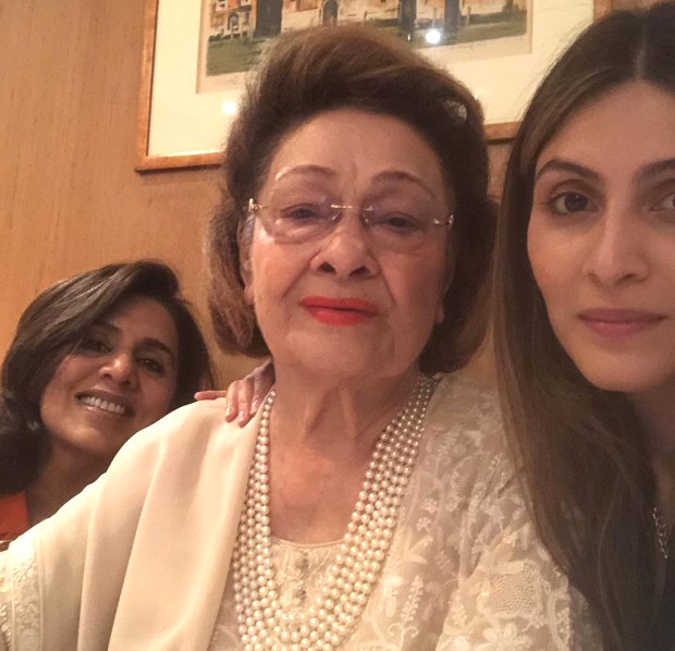 Neetu Kapoor celebrates her birthday with Ranbir Kapoor, Rishi Kapoor and entire family; Alia Bhatt sends a sweet message