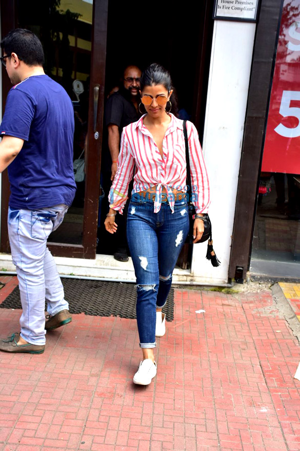 nimrat kaur and aditi rao hydari spotted after lunch in bandra 1