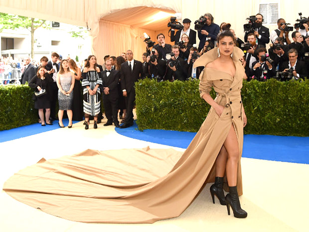 Priyanka Chopra Drab To Fab Style (13)