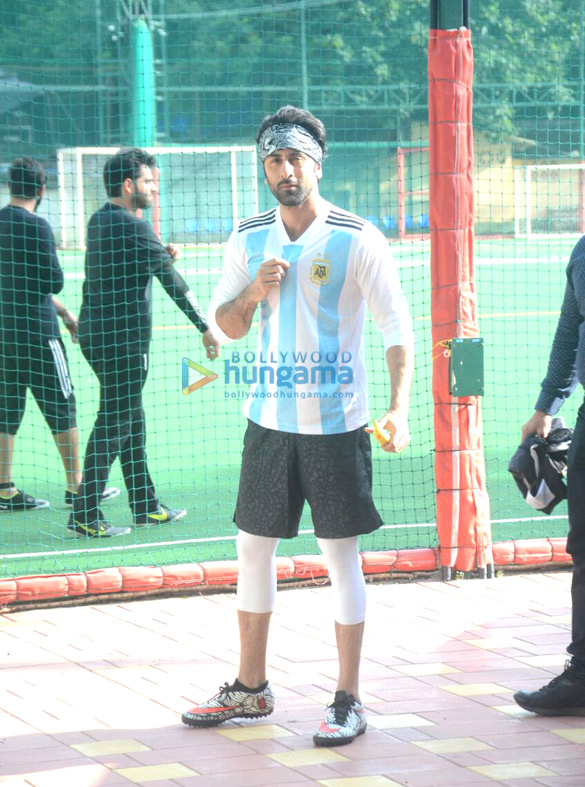 ranbir kapoor and others snapped during a football match 6