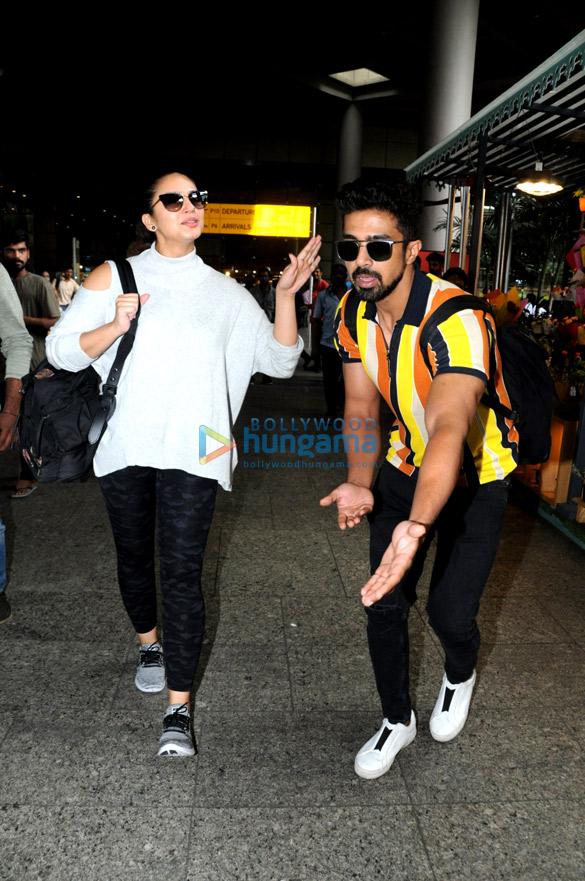 ranveer singh arjun kapoor bhumi pednekar huma qureshi and others snapped at the airport 3