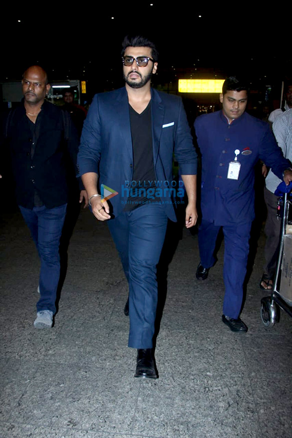 ranveer singh and arjun kapoor snapped at the airport 2