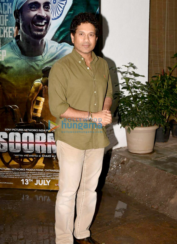 sachin tendulkar snapped attending the screening of soorma 2