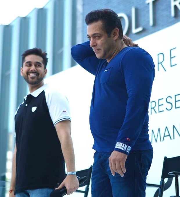 Salman Khan reunites with Dr Cabbie actor Vinay Virmani in Toronto