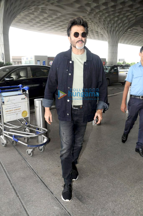 shah rukh khan ranveer singh arjun kapoor and others snapped at the airport 1