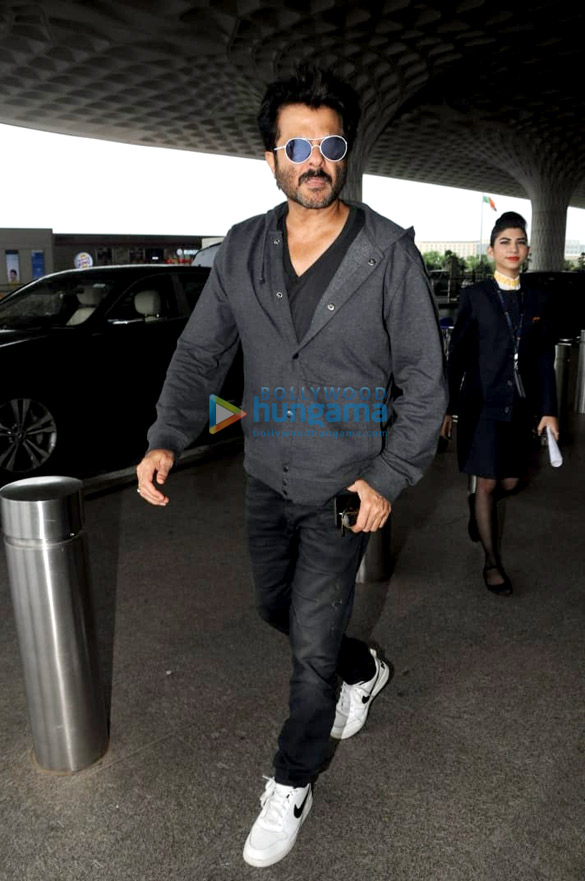 shruti haasan anil kapoor and others snapped at the airport 3