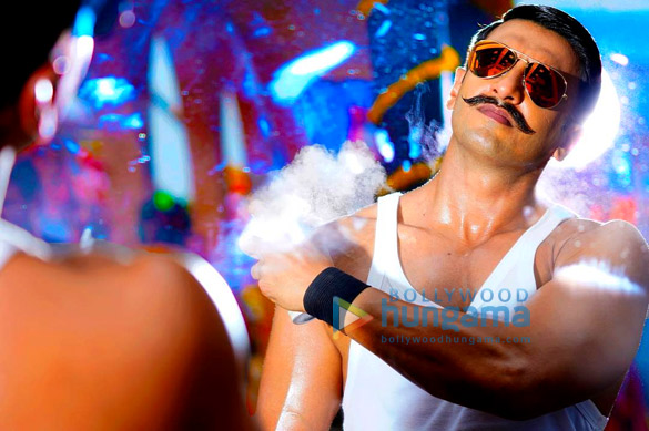 Rohit Shetty kickstarts birthday celebrations of Ranveer Singh with new Simmba picture