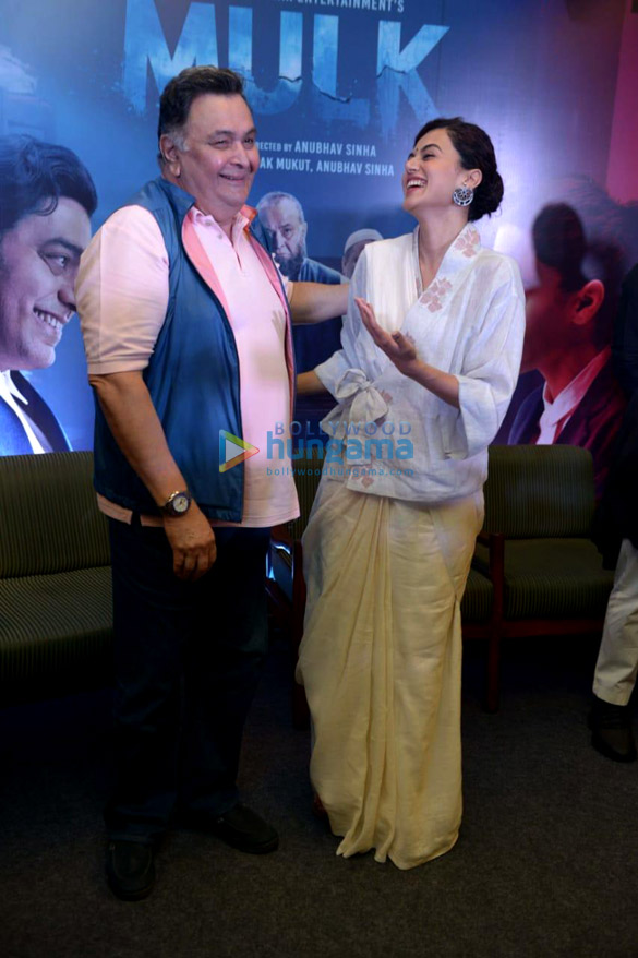 taapsee pannu and rishi kapoor attend mulk press conference in delhi 2