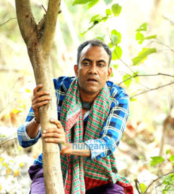 Movie Stills Of The Movie Aakhet