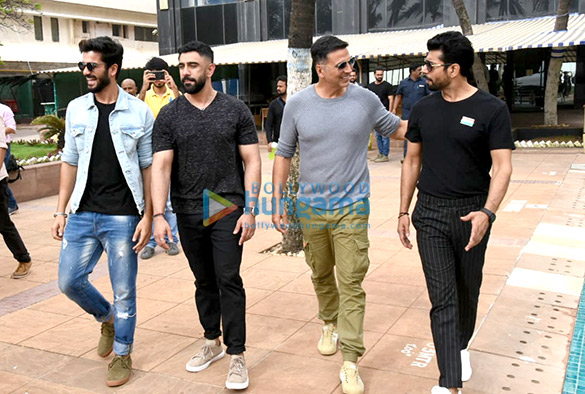 akshay kumar amit sadh and others snapped promoting gold 4