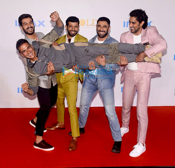 akshay kumar mouni roy and ritesh sidhwani grace the imax trailer and poster launch of gold1 3