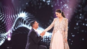 GOLD: Akshay Kumar and Madhuri Dixit recreate a special moment from their film Aarzoo on Dance Deewane