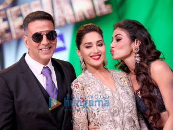 Akshay Kumar and Mouni Roy promote their film Gold on Colors Dance Deewane