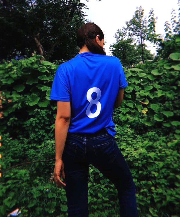 Alia Bhatt flaunts rumoured beau Ranbir Kapoor's favourite jersey number