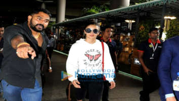 Alia Bhatt, Janhvi Kapoor and others snapped at the airport