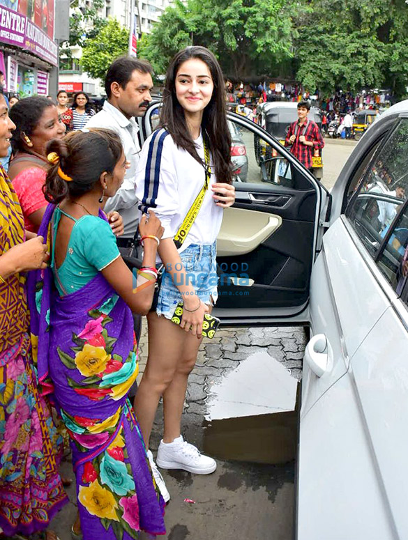 ananya pandey snapped at bastian in bandra 3