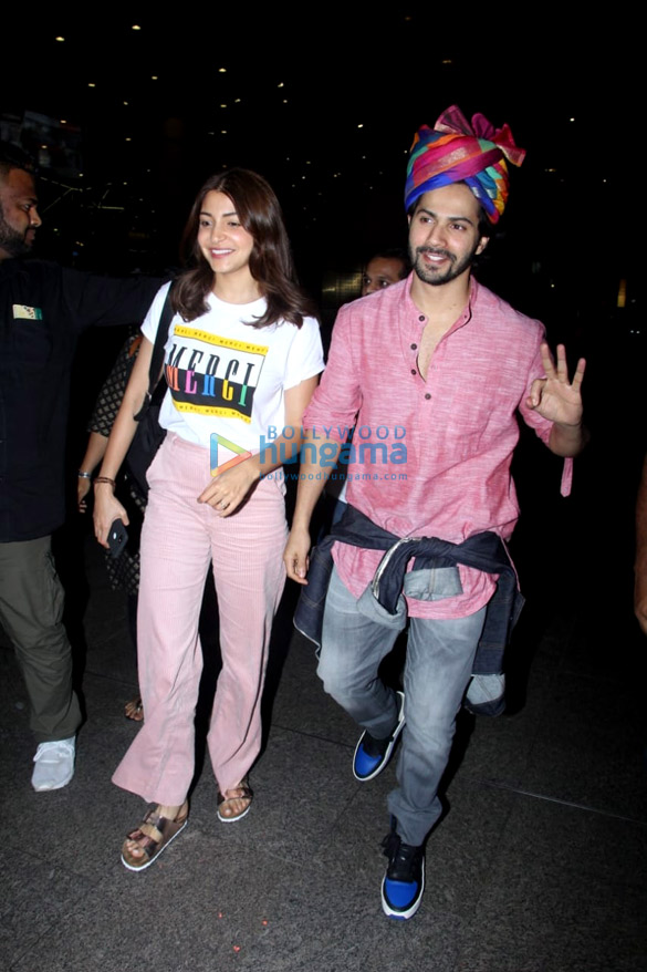 anushka sharma varun dhawan shraddha kapoor and others snapped at the airport last night 1